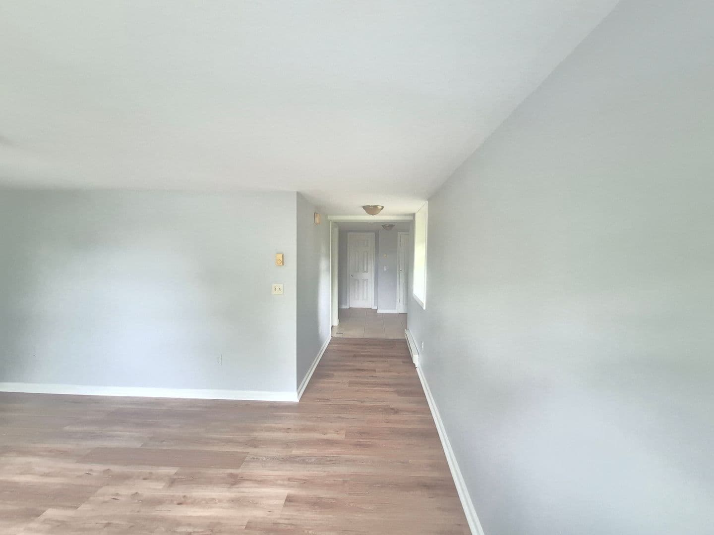 Oakville Apartment: 14 Edgewood Rd