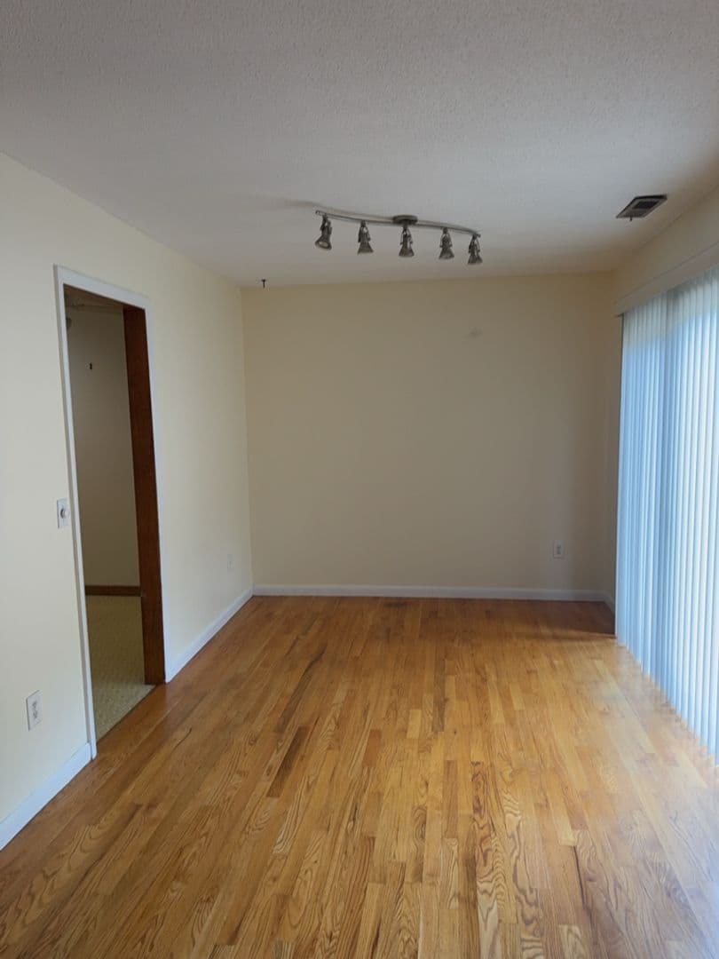 Danbury Apartment: 166 Old Brookfield Road