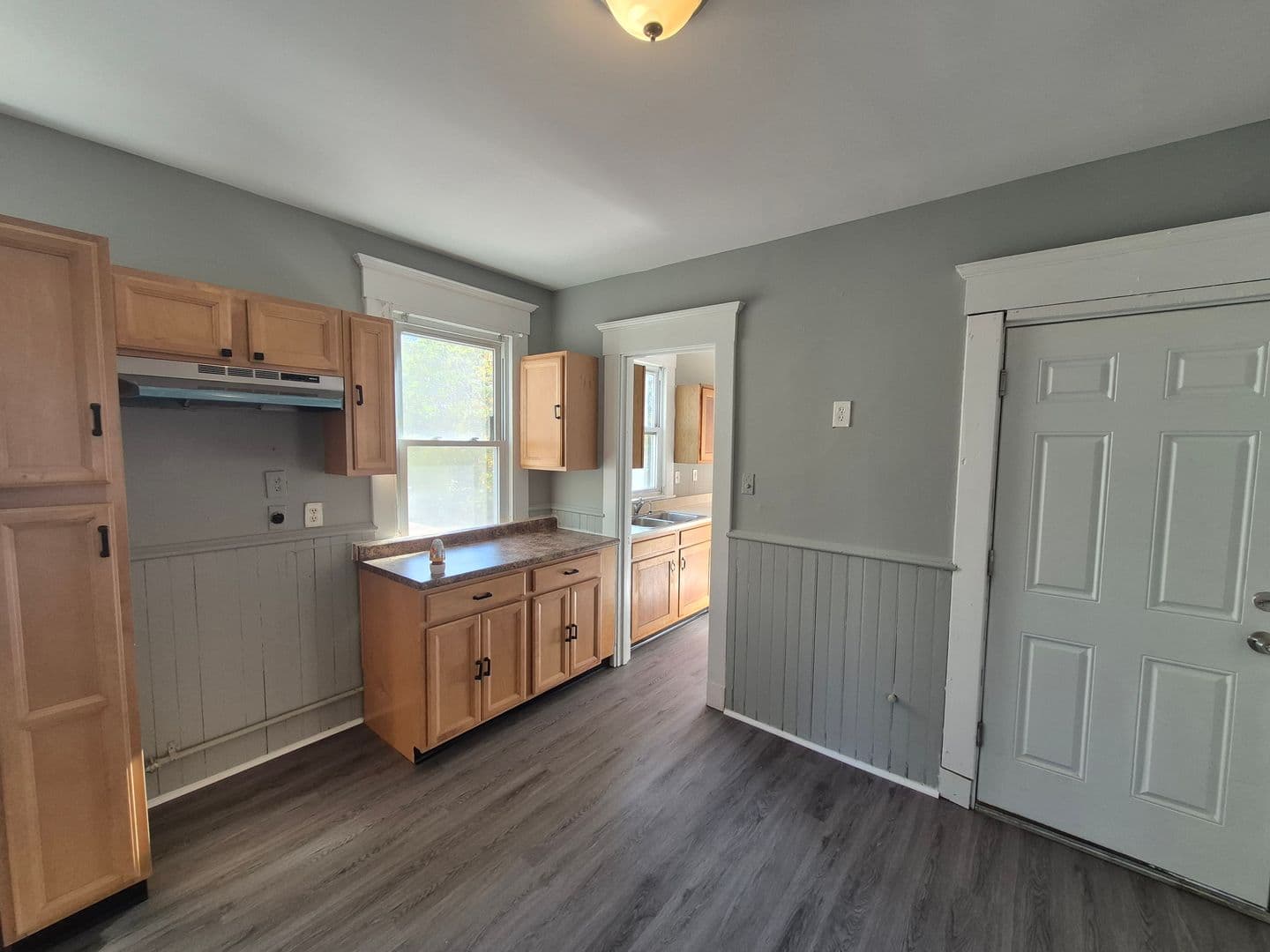 New Haven Apartment: 1644 Chapel Street