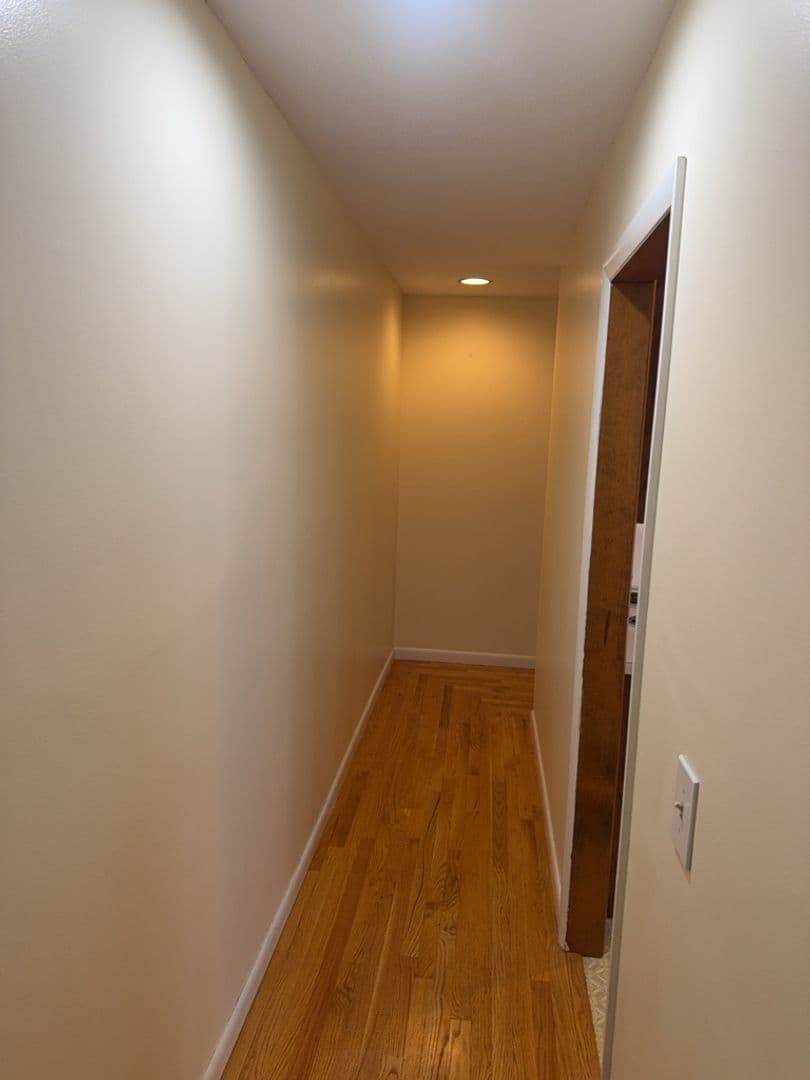 Danbury Apartment: 166 Old Brookfield Road