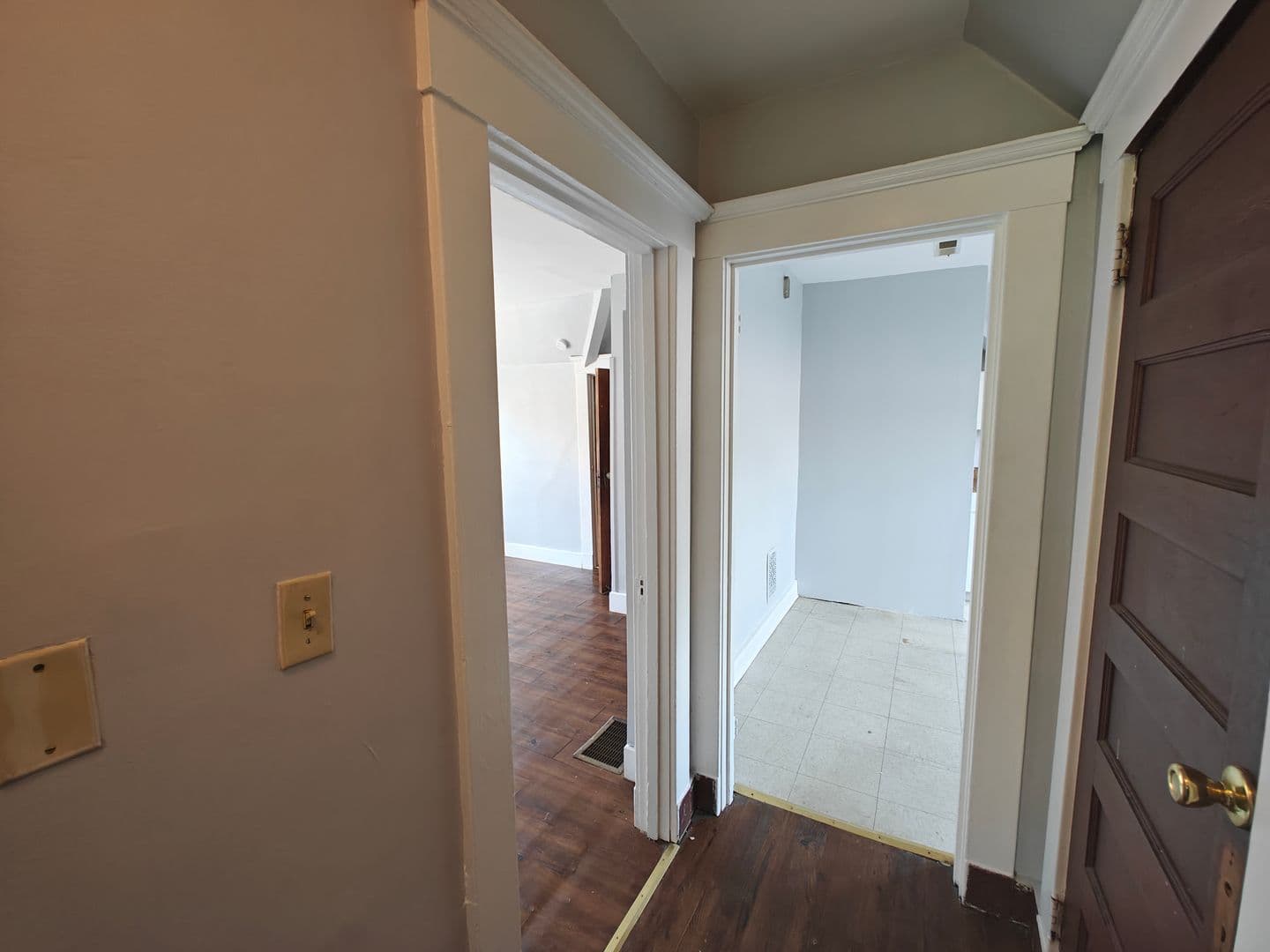 New Haven Apartment: 1644 Chapel Street