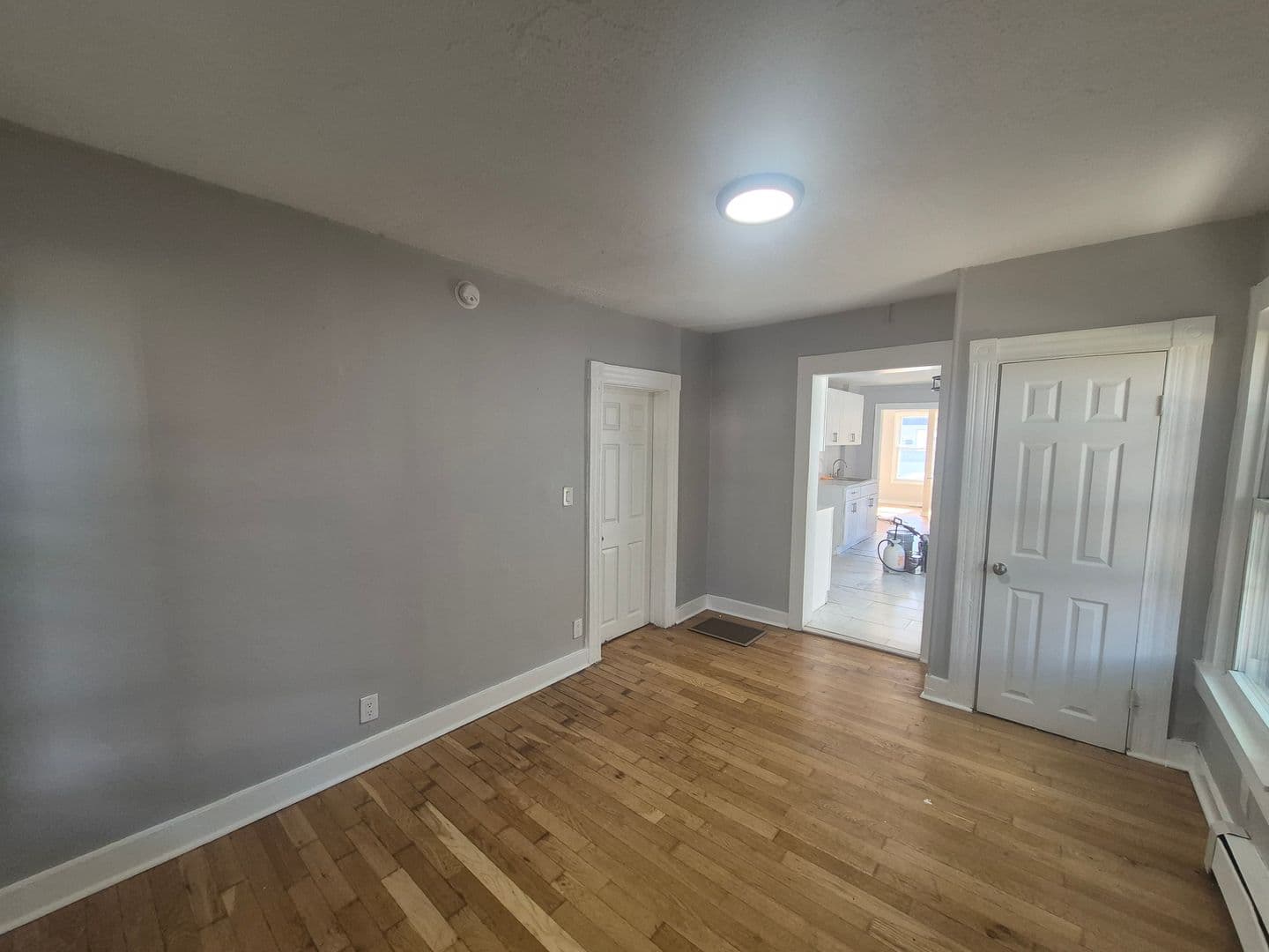 New Haven Apartment: 35 SALTONSTALL AVE