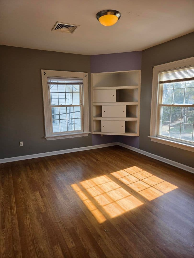 Danbury Apartment: 79 West St.