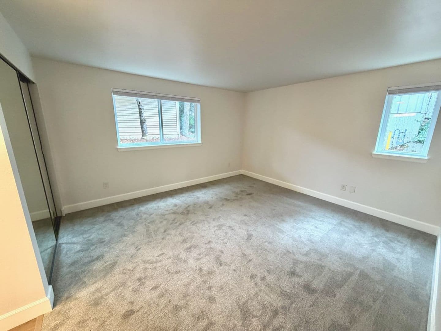 Bellevue Apartment: 530 100th Ave SE