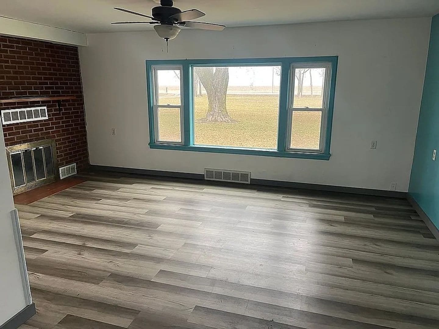 Hamburg House: 3006 250th Avenue