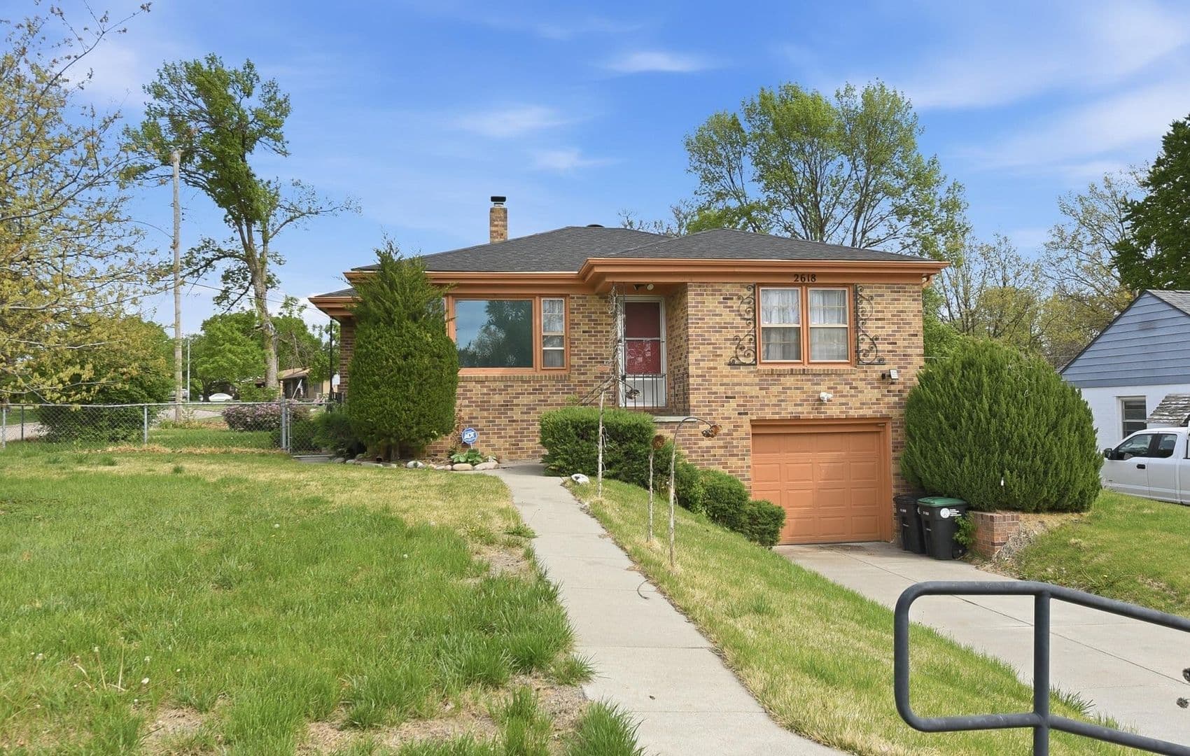 Omaha House: 2618 Weber Street
