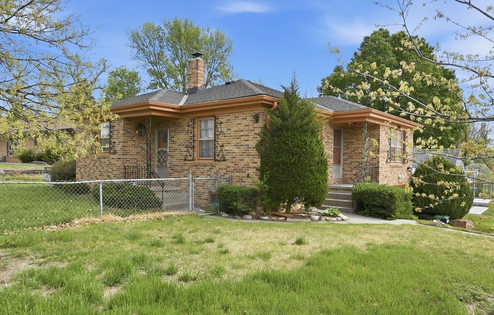Omaha House: 2618 Weber Street