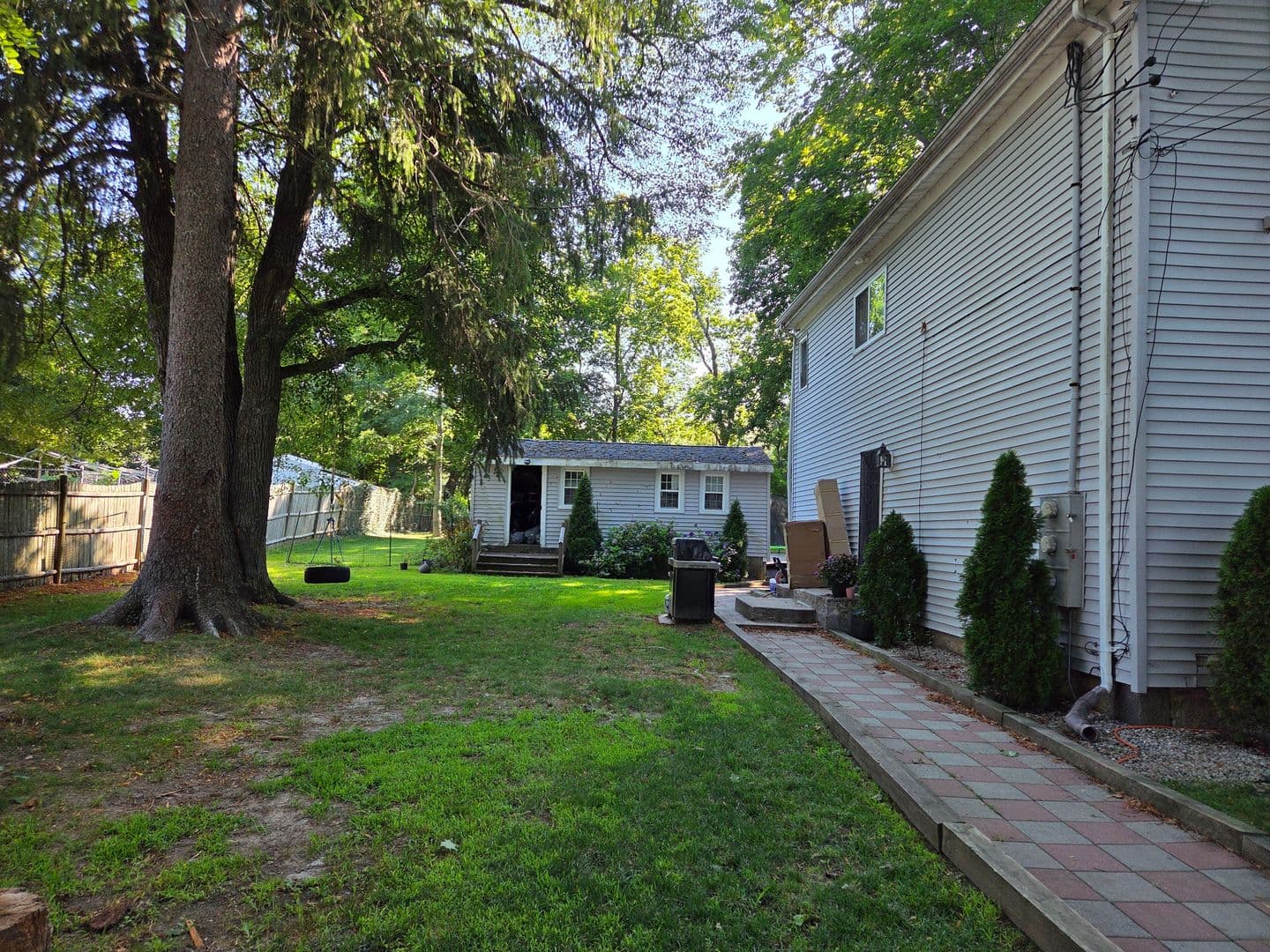 Kingston House: 162 Main Street
