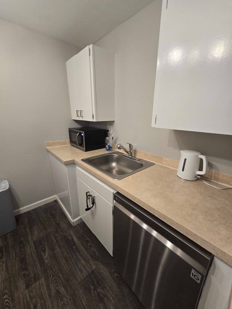 Burien House: 240 S 152nd St Apt 118