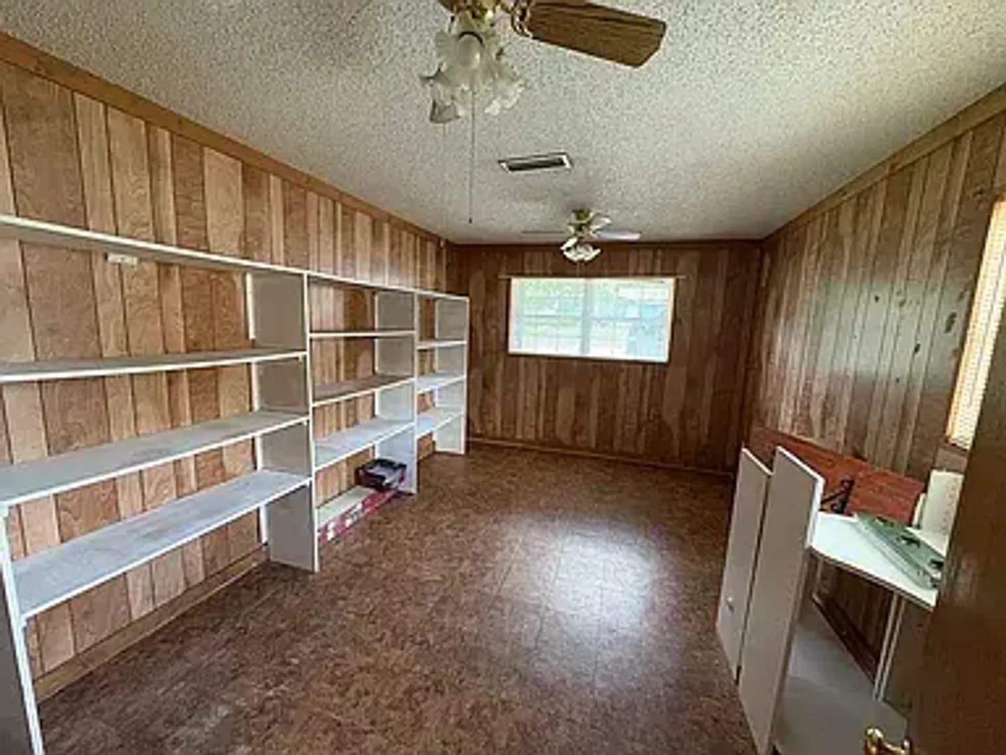 Ocala House: 3839 NE 5th St