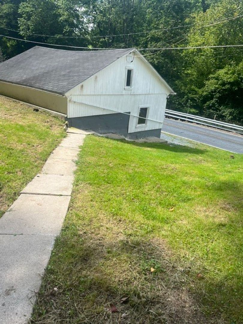 Mohnton House: 702 Wyomissing Road