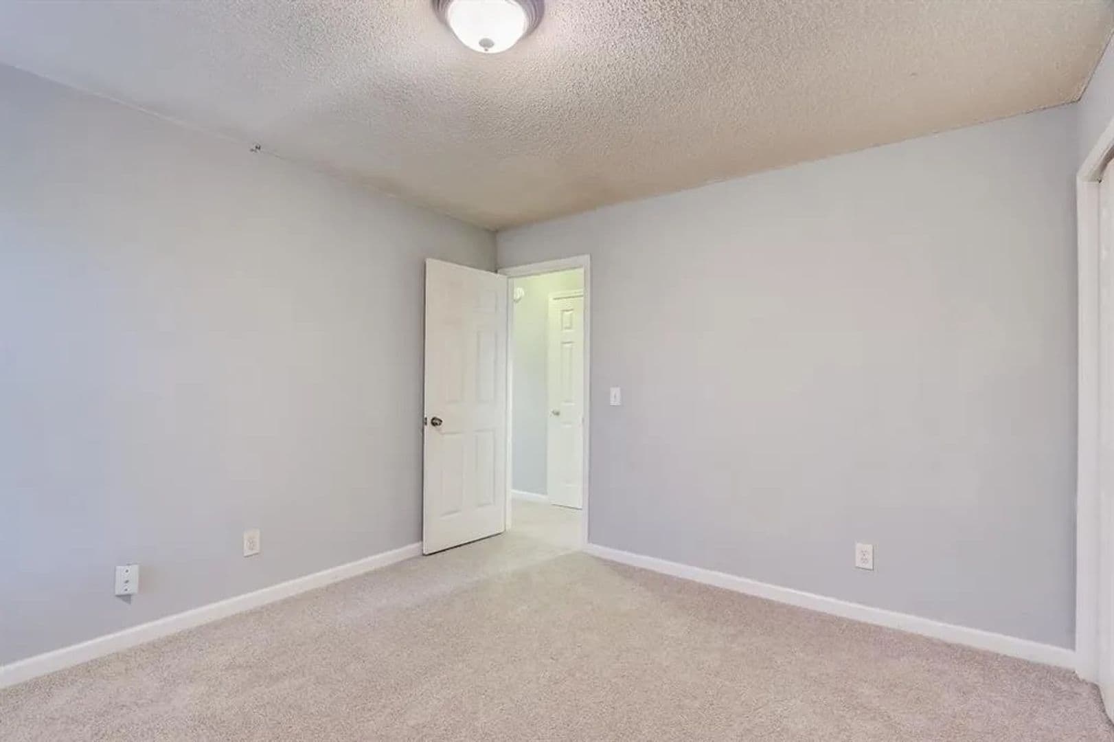 Douglasville House: 74 Flanders Court
