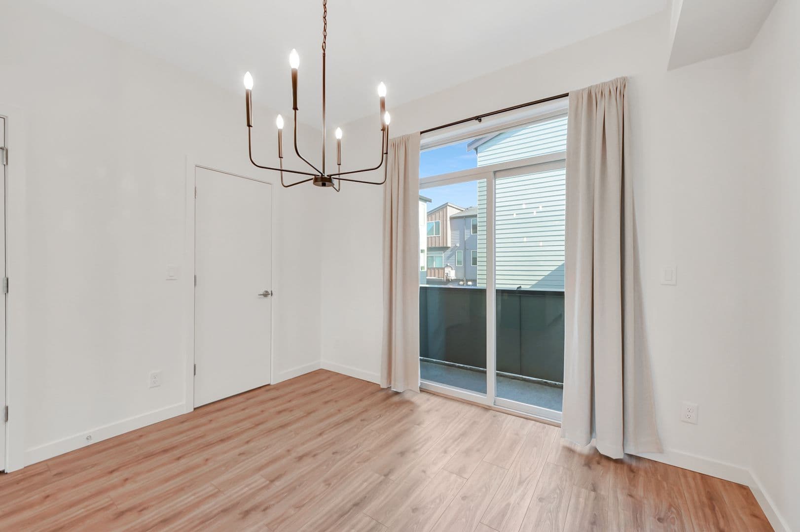 Black Diamond House: 32730 Hemlock Ave SE
