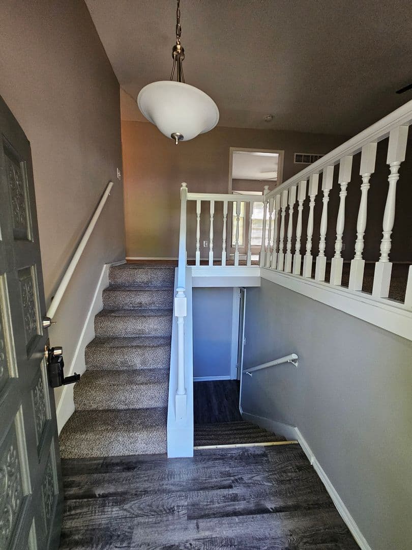 Grandview House: 7601 East 119th Street