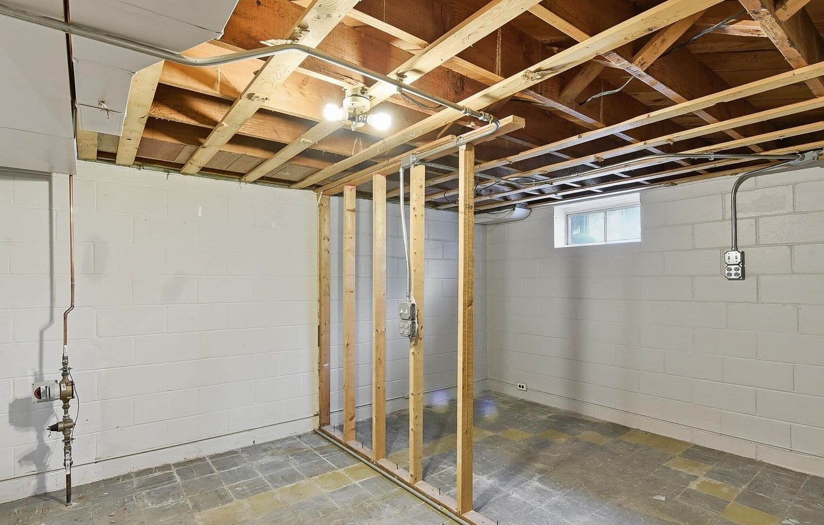 Omaha House: 2618 Weber Street