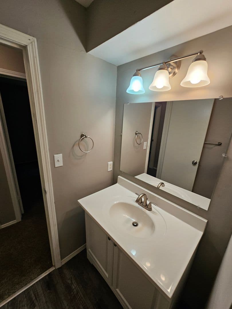 Grandview House: 7601 East 119th Street
