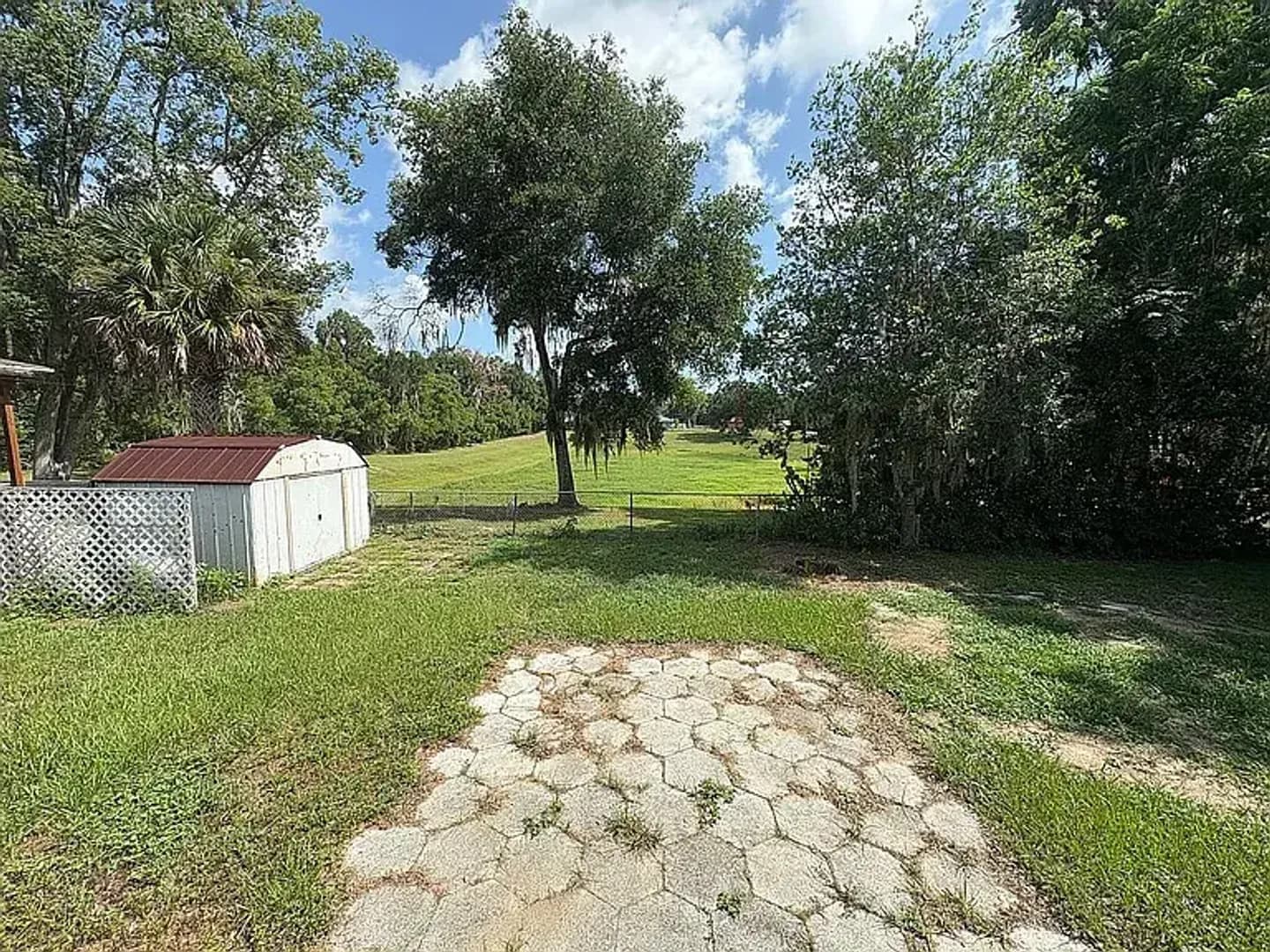 Ocala House: 3839 NE 5th St