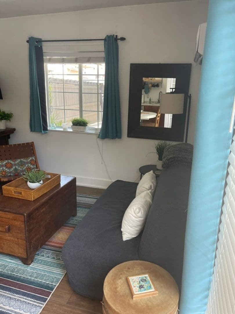 North Hollywood House: 6254 Agnes Avenue