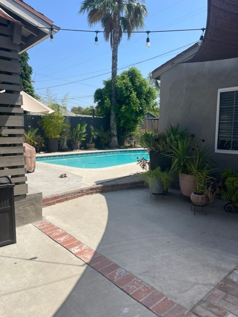North Hollywood House: 6254 Agnes Avenue