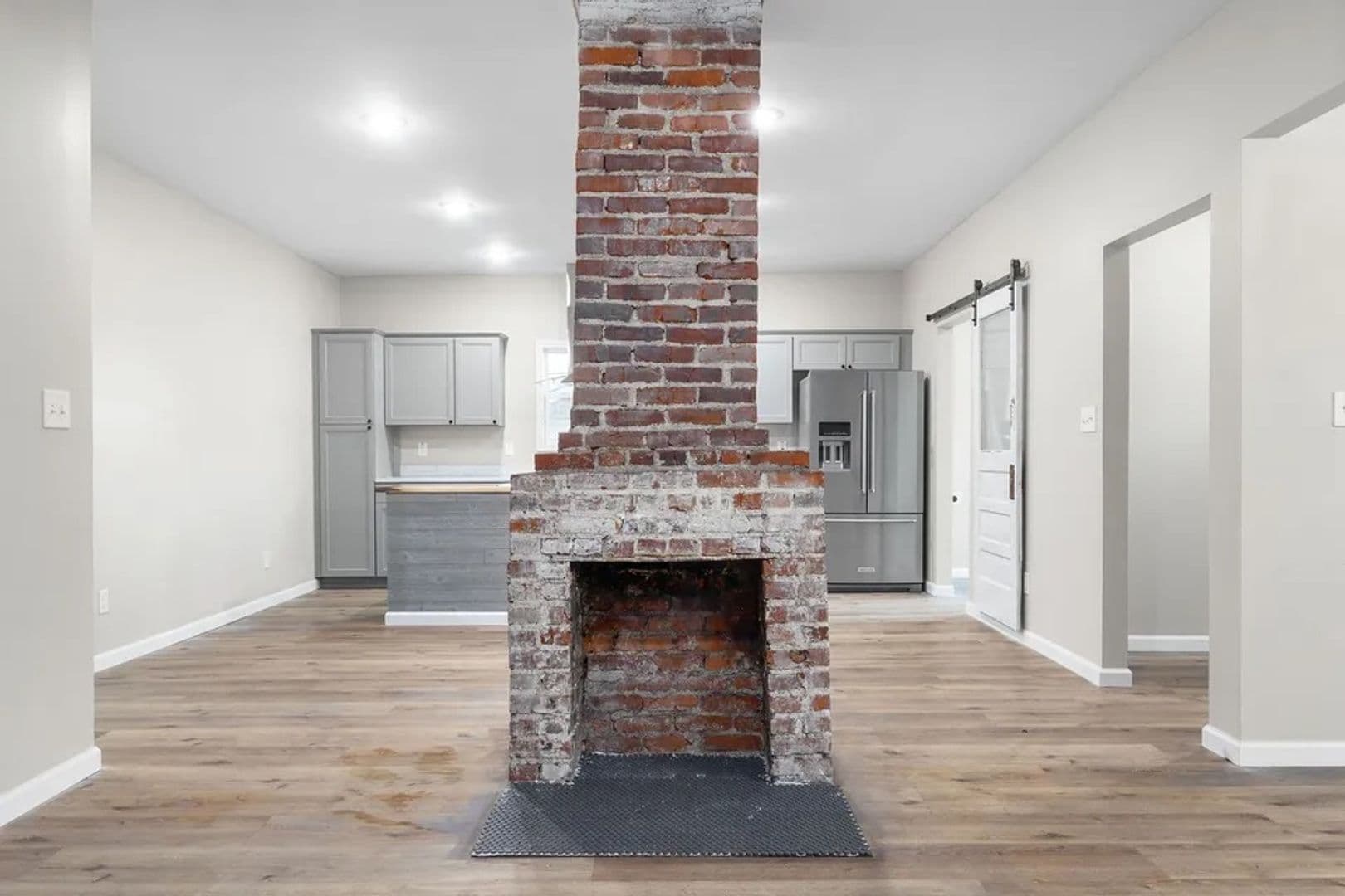 Clarkesville House: 828 Gracey Avenue