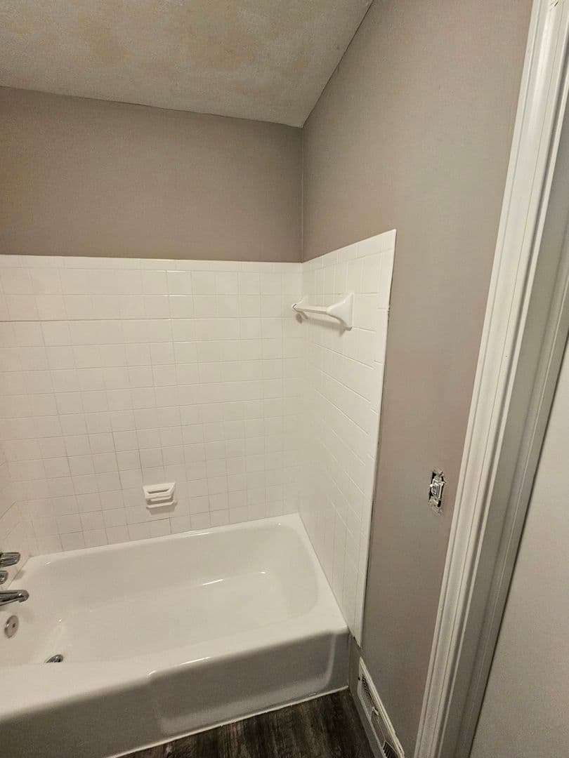 Grandview House: 7601 East 119th Street