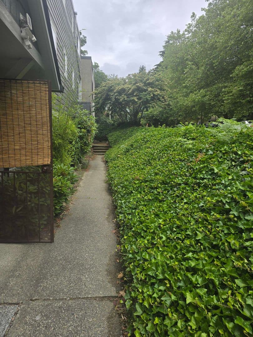 Burien House: 240 S 152nd St Apt 118
