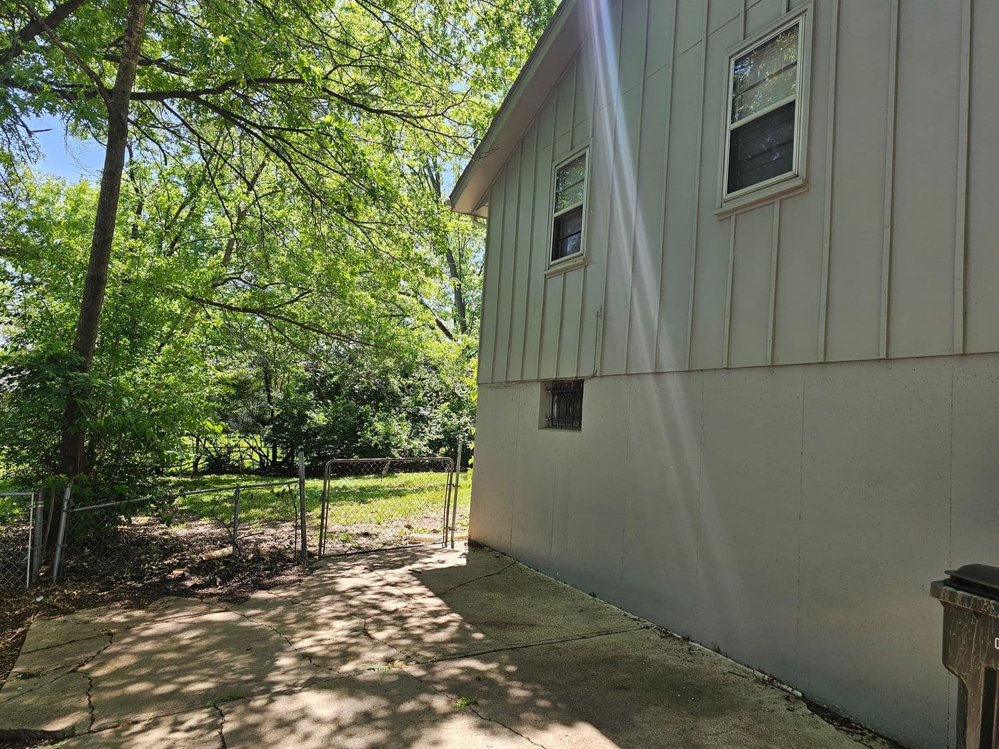 Grandview House: 7601 East 119th Street