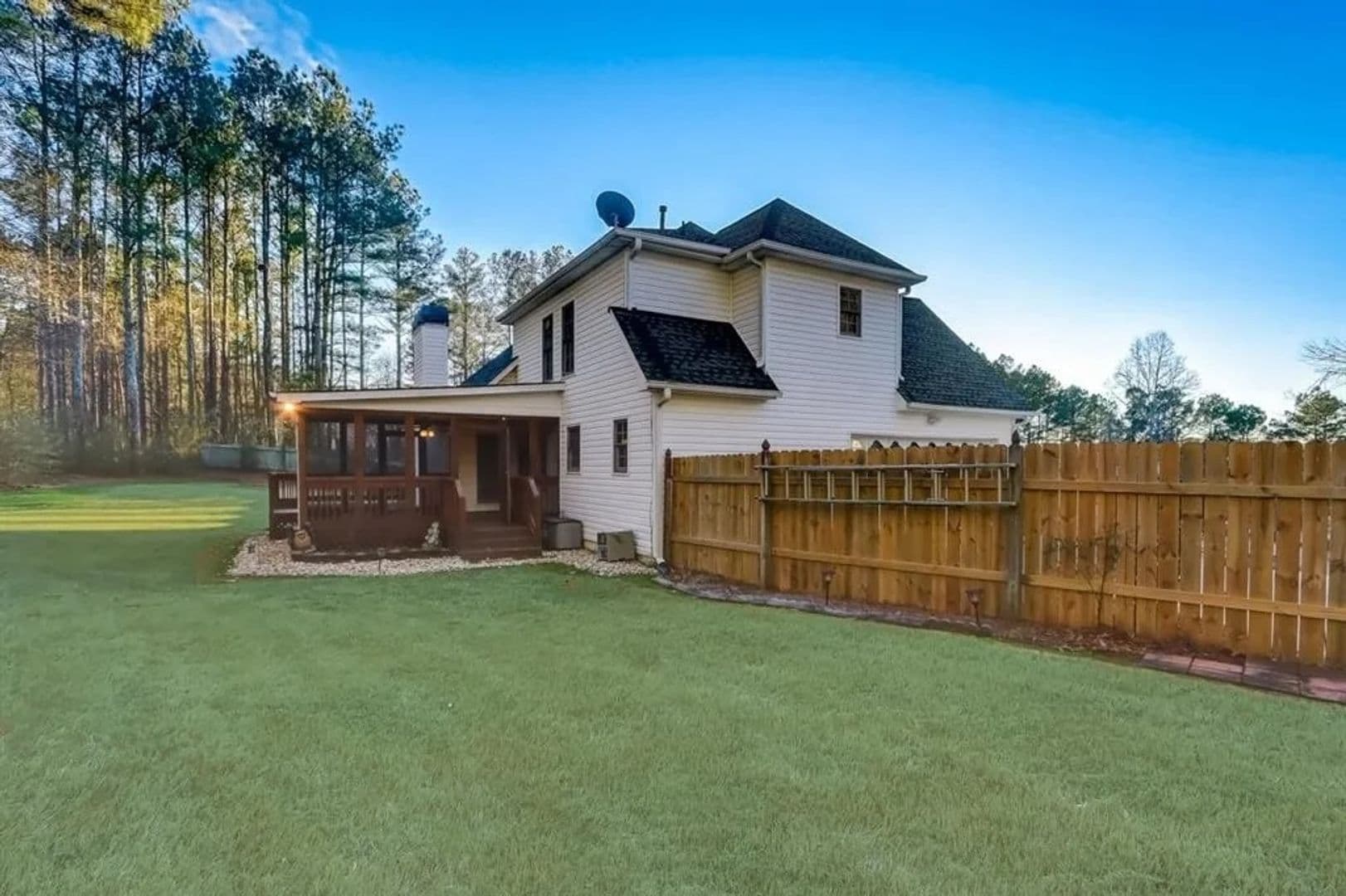 Douglasville House: 74 Flanders Court