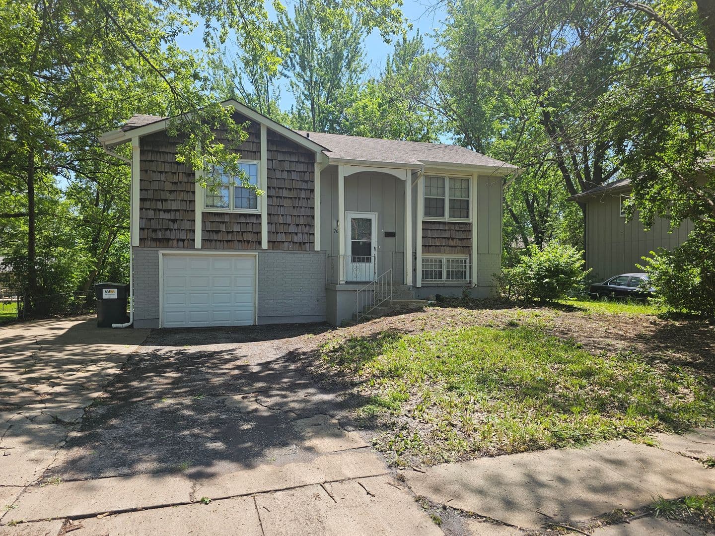 Grandview House: 7601 East 119th Street