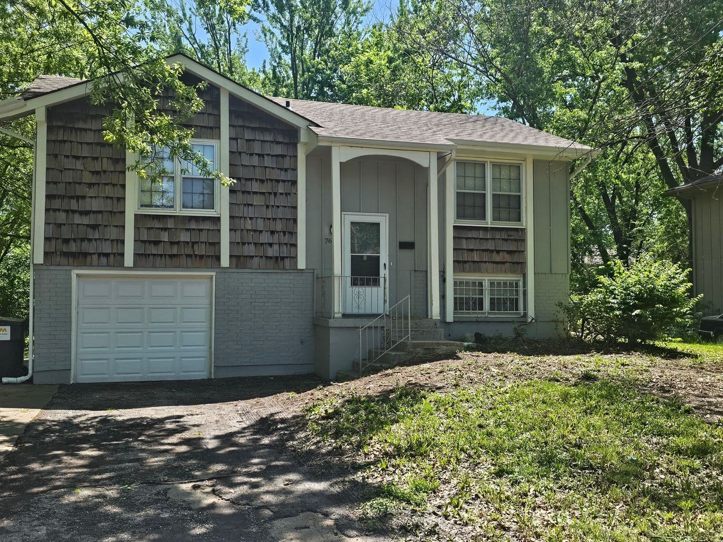 Grandview House: 7601 East 119th Street