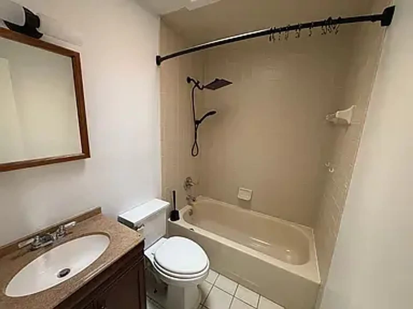 Ocala House: 3839 NE 5th St
