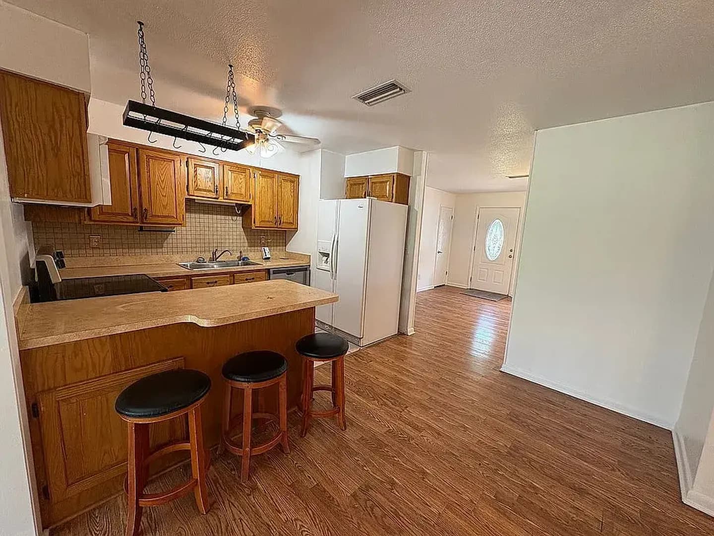 Ocala House: 3839 NE 5th St
