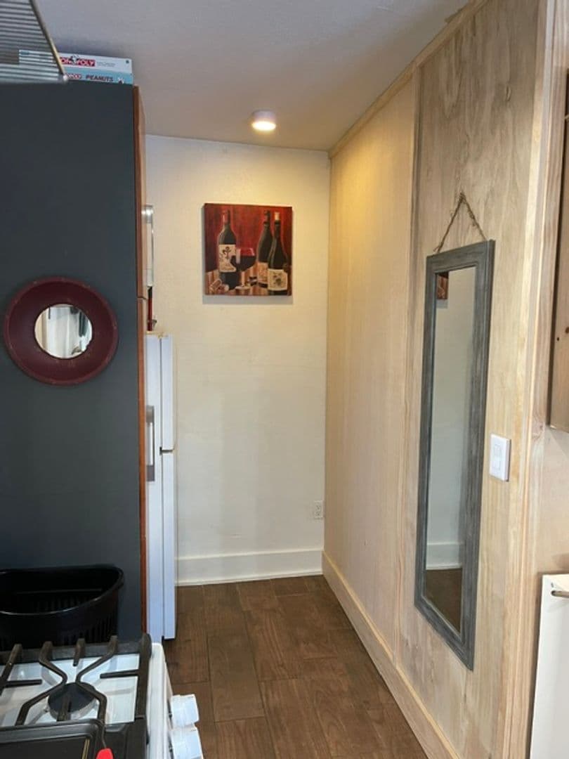 North Hollywood House: 6254 Agnes Avenue