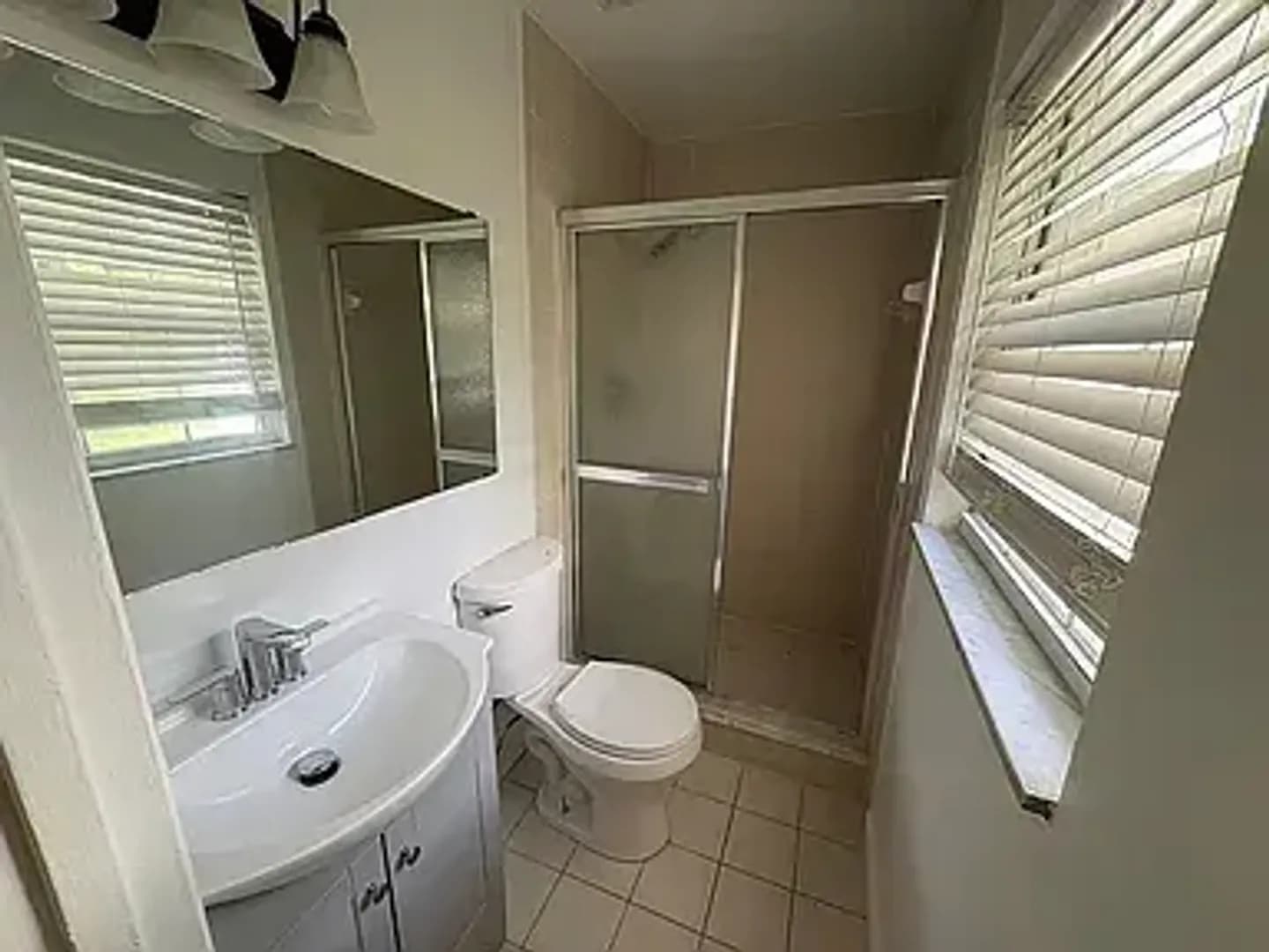 Ocala House: 3839 NE 5th St