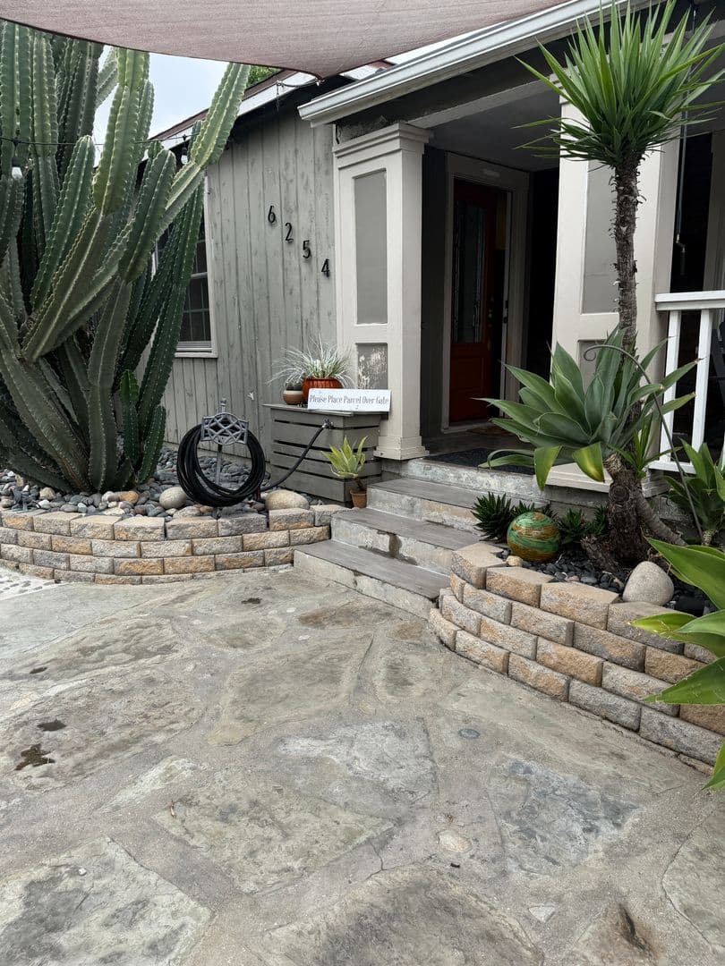 North Hollywood House: 6254 Agnes Avenue