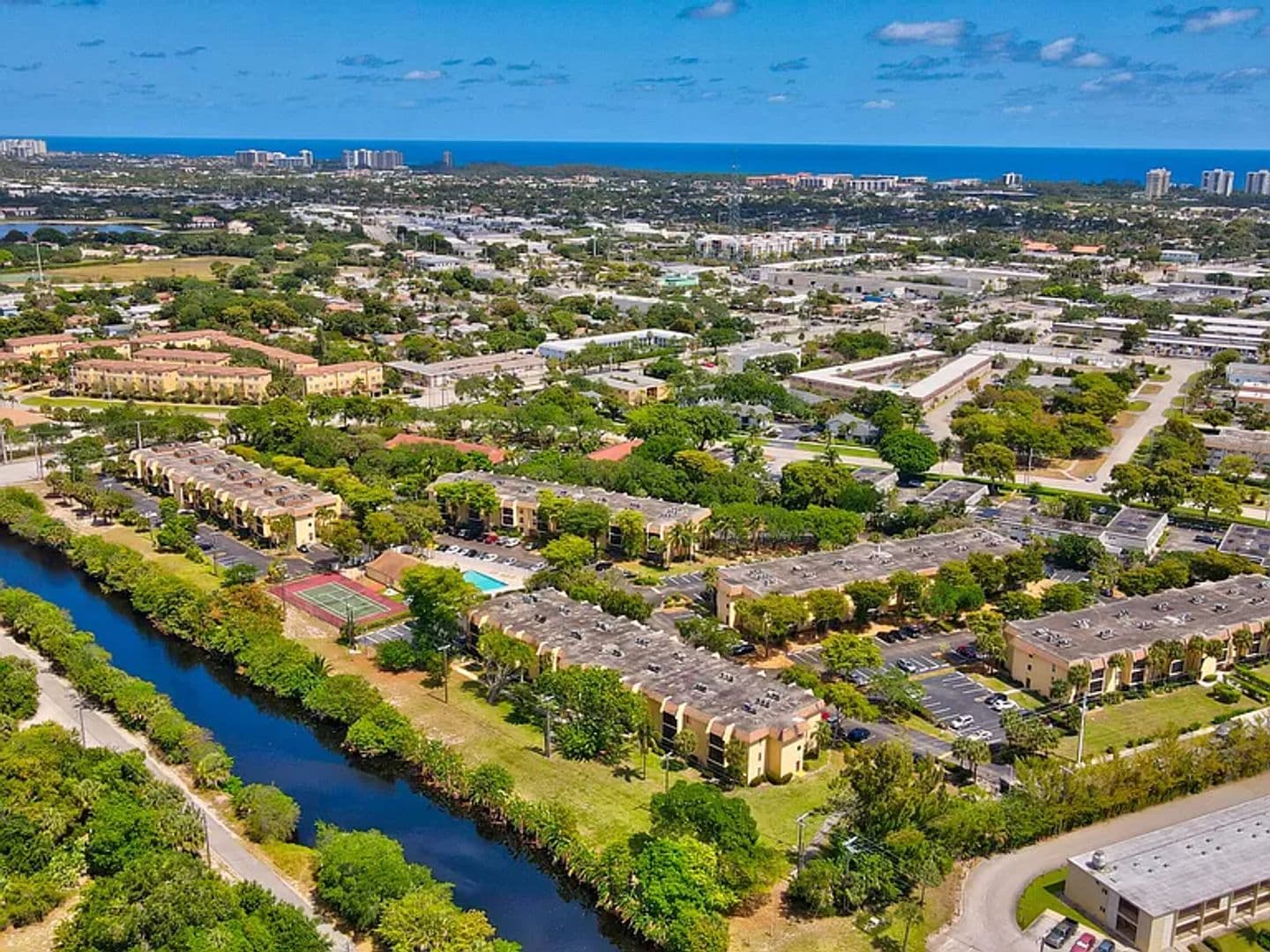 Boca Raton Condo: 450 NW 20TH ST