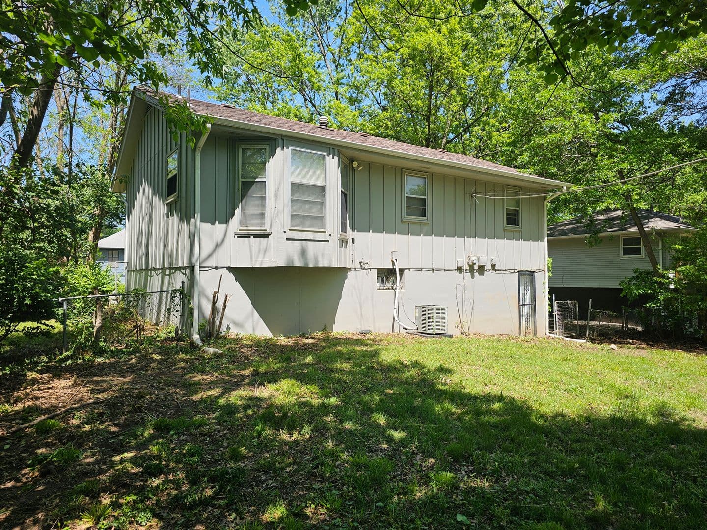 Grandview House: 7601 East 119th Street