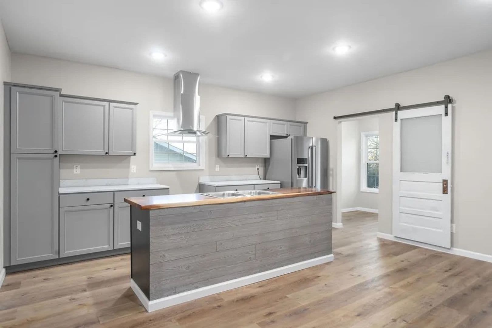 Clarkesville House: 828 Gracey Avenue
