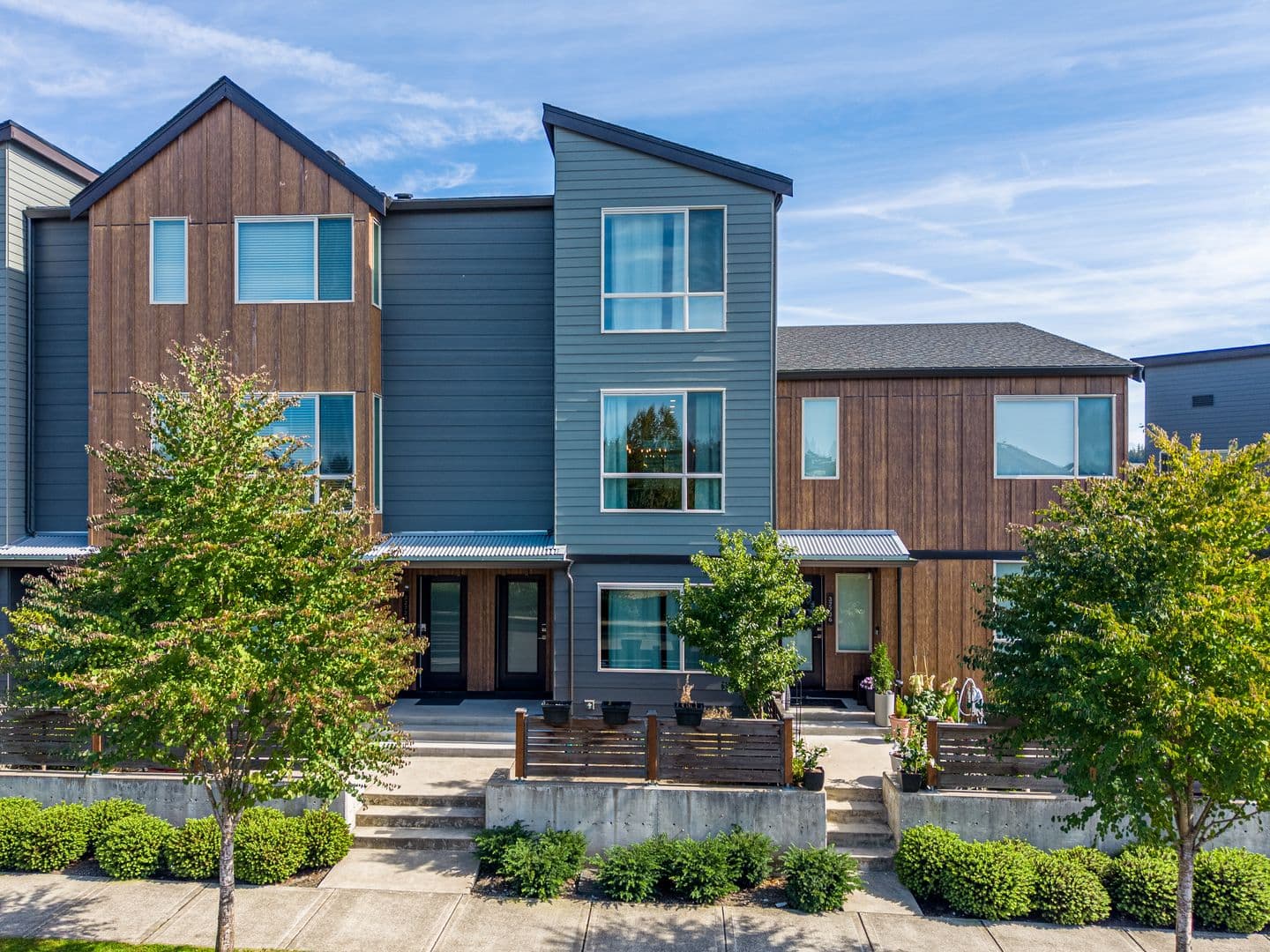 Black Diamond House: 32730 Hemlock Ave SE