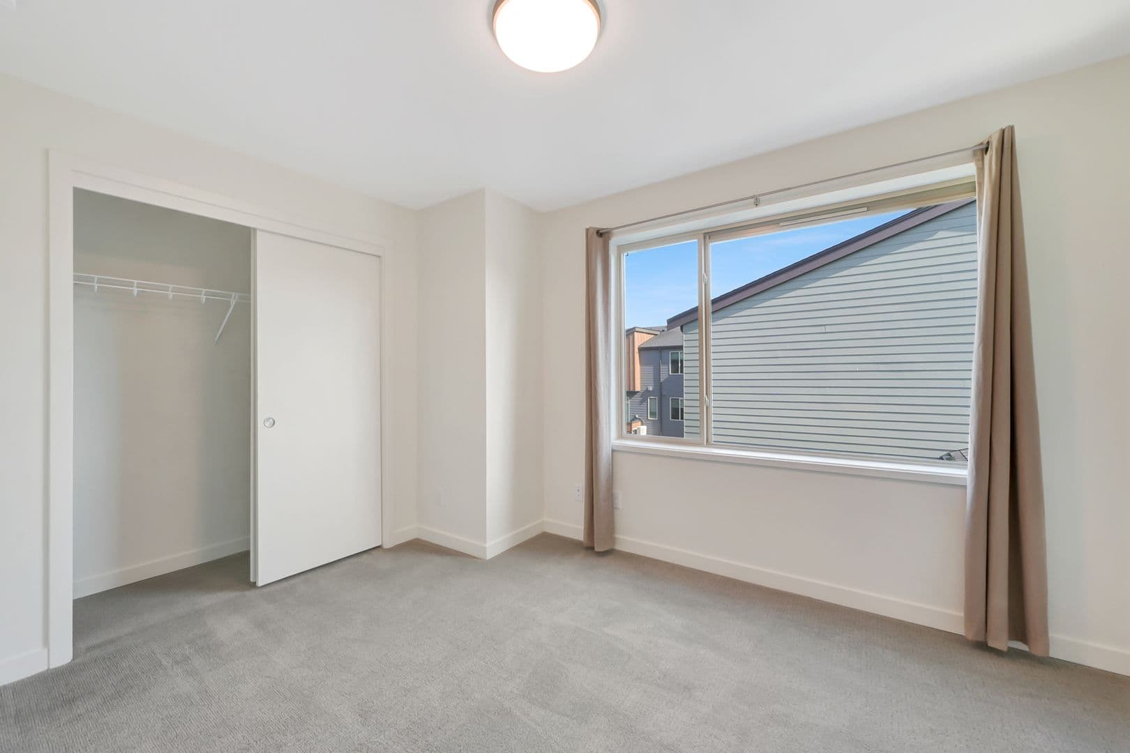 Black Diamond House: 32730 Hemlock Ave SE