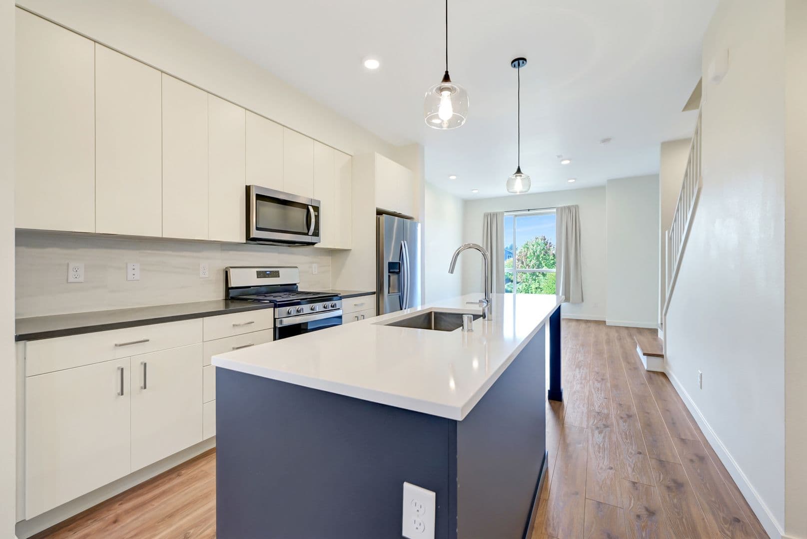 Black Diamond House: 32730 Hemlock Ave SE