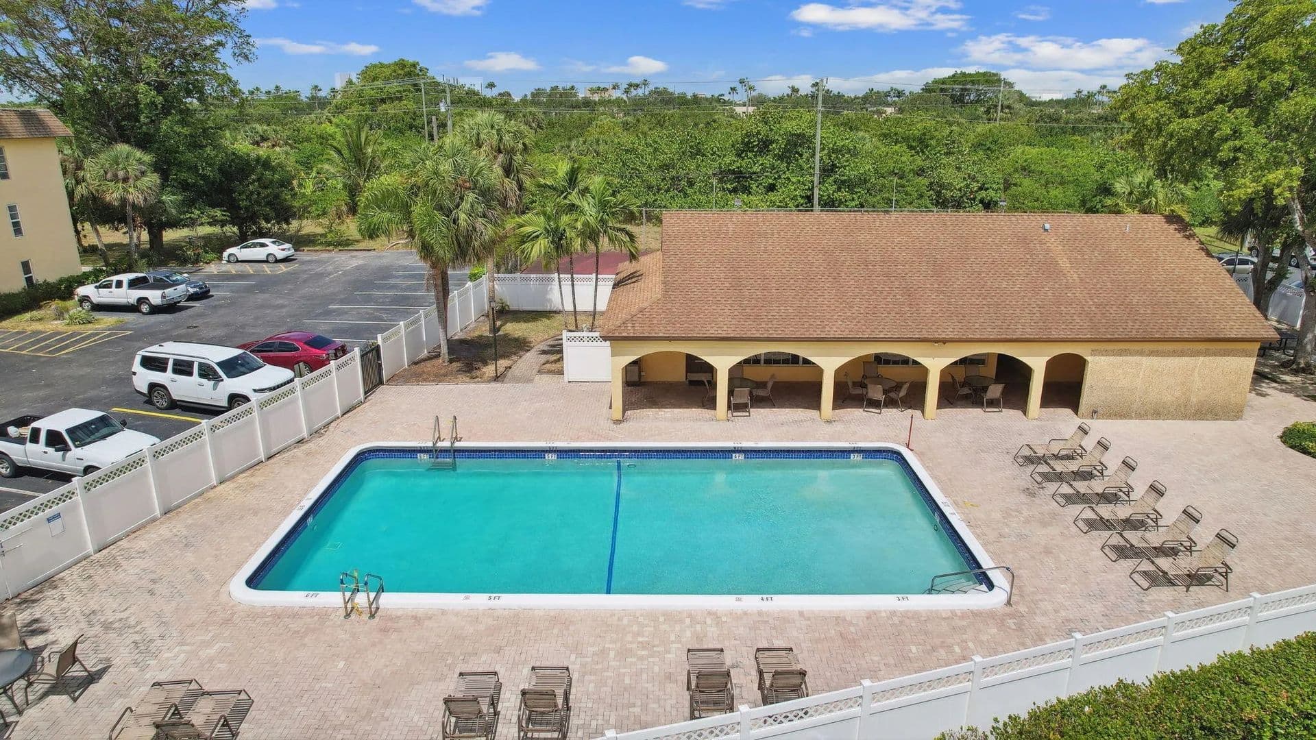 Boca Raton Condo: 450 NW 20TH ST