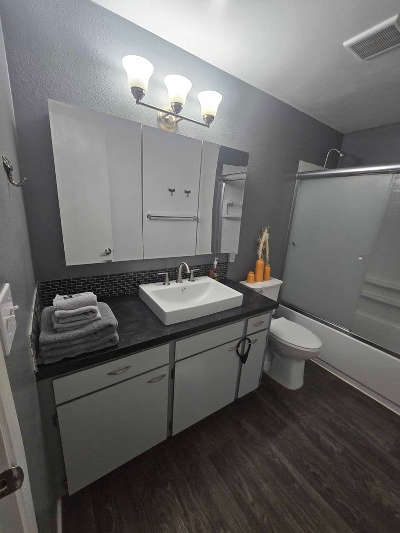 Burien House: 240 S 152nd St Apt 118
