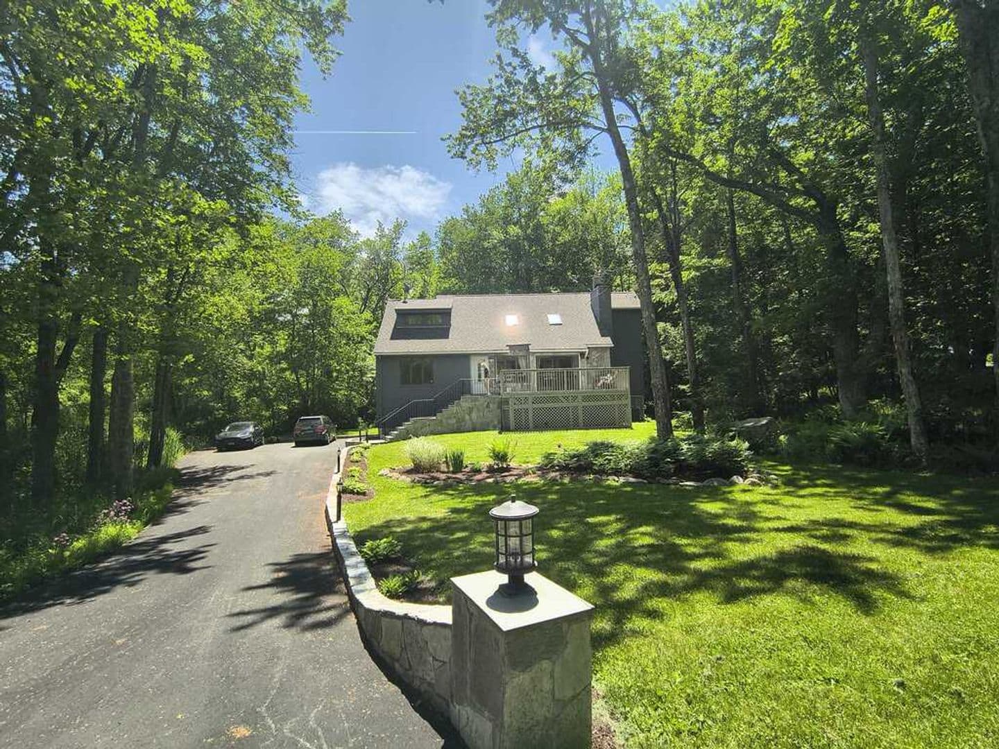 Goshen House: 421 E Hyerdale Drive