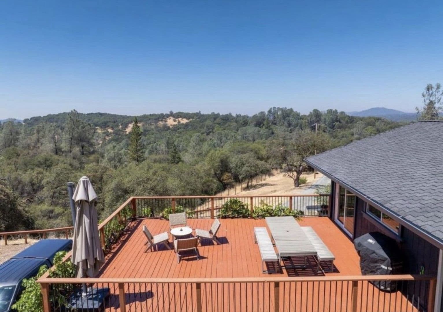 Grass Valley House: 12233 Hilltop Drive