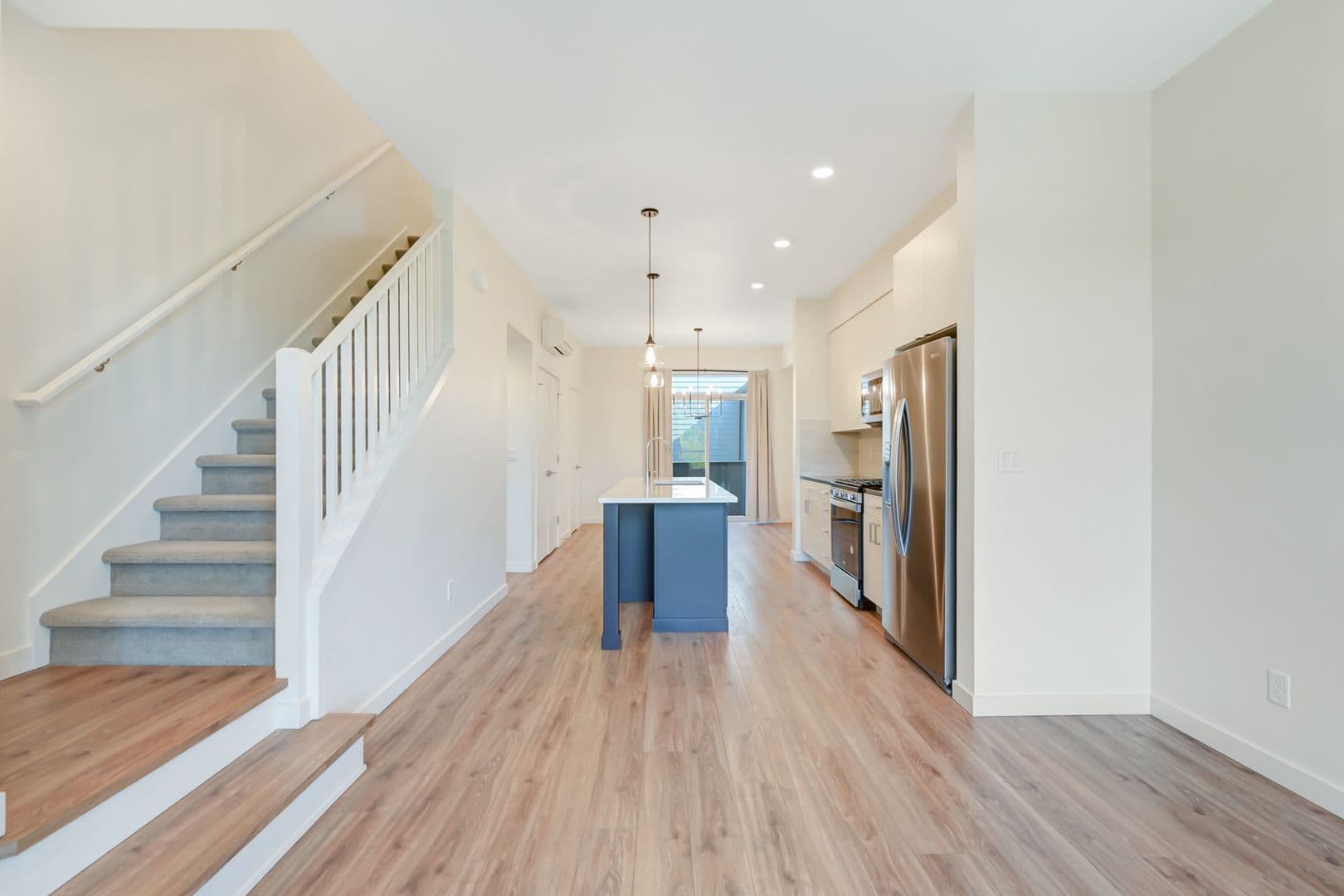 Black Diamond House: 32730 Hemlock Ave SE