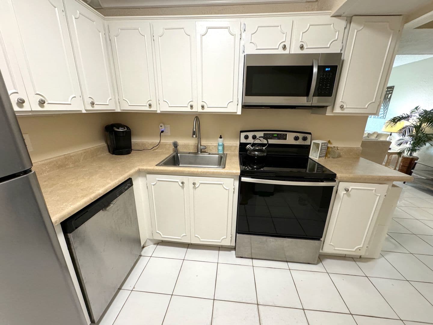 Boca Raton Condo: 450 NW 20TH ST