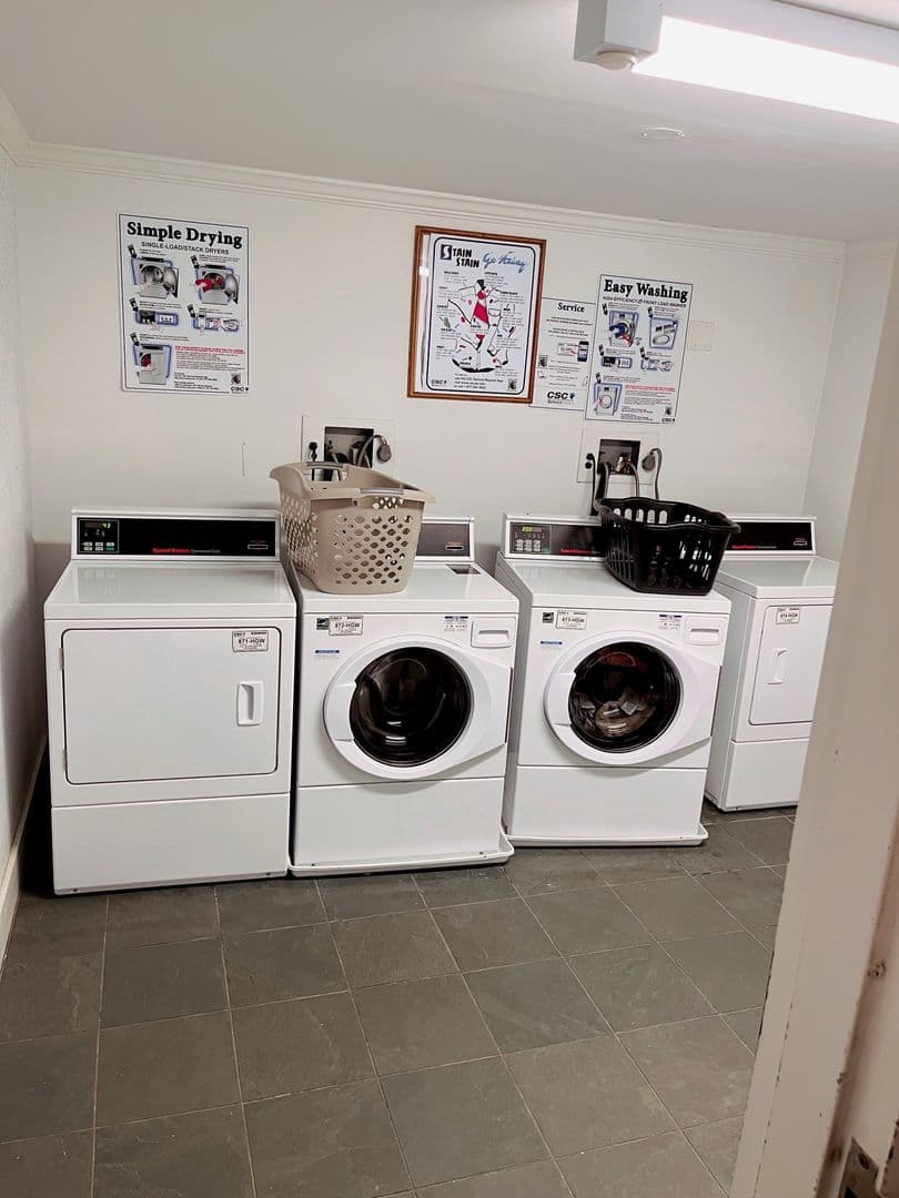 Allston House: 15 North Beacon St #417