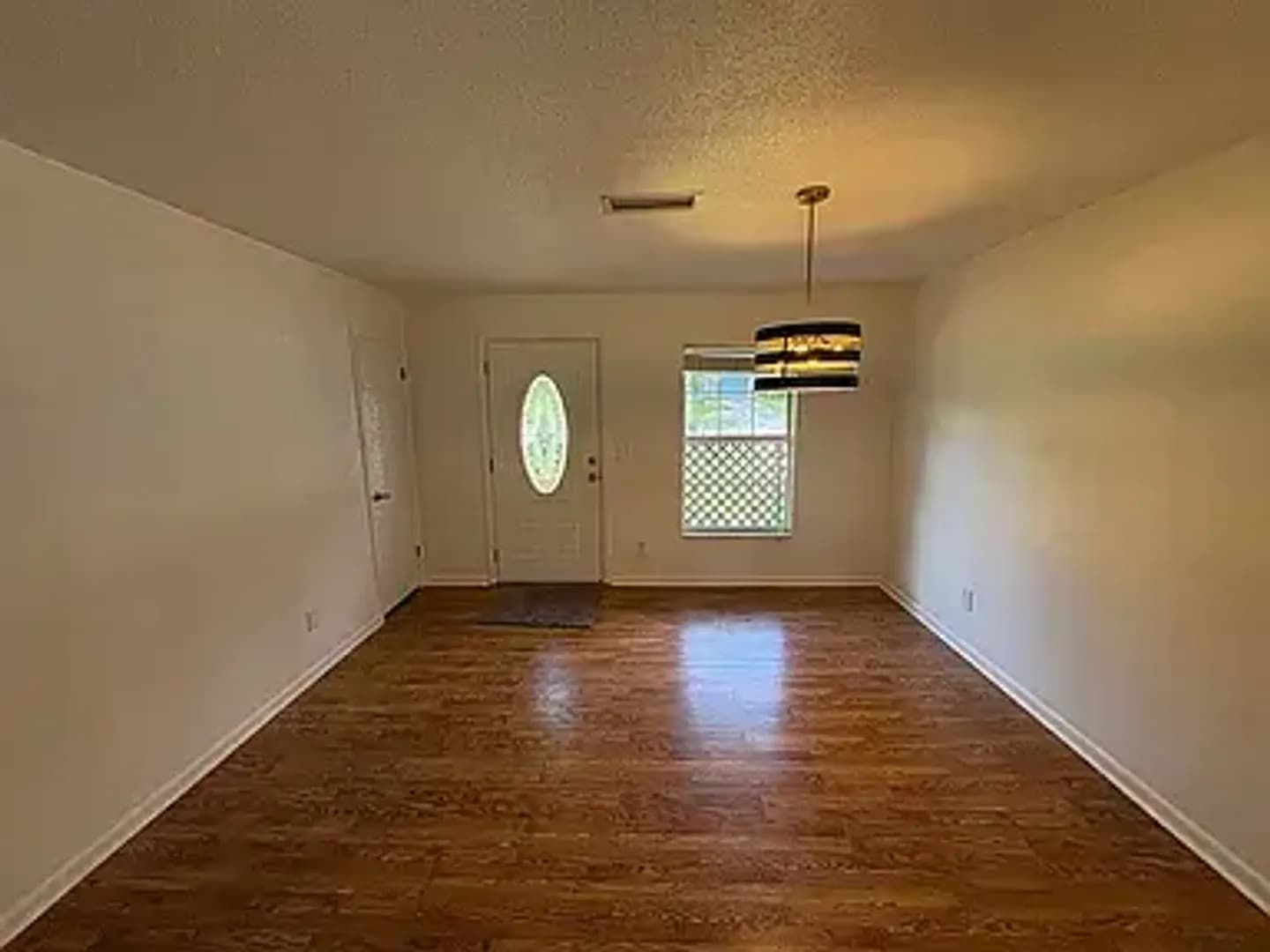 Ocala House: 3839 NE 5th St