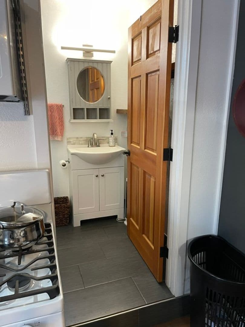 North Hollywood House: 6254 Agnes Avenue